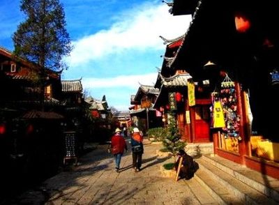 丽江新玩法:蜜月旅行婚纱摄影两不误-科教台-中国网络电视台