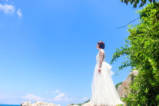 一个人穿上婚纱与旅行结婚 三亚站