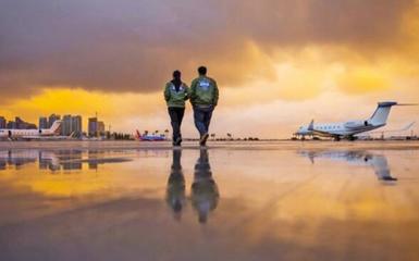 《我们的侣行》 豆瓣9.7分，用生命见证爱与勇气的婚纱照